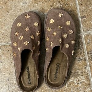 Brown Suede Women's Shoes with Gold Accents NEW NEVER WORN